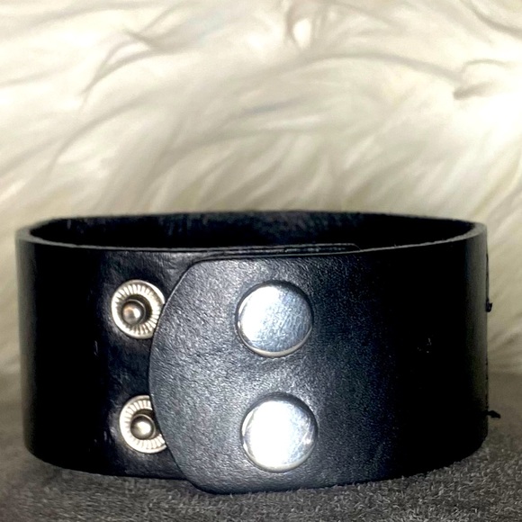 Adjustable Black Faux Leather Bracelet W/ Chain Link Accent! - Picture 2 of 2